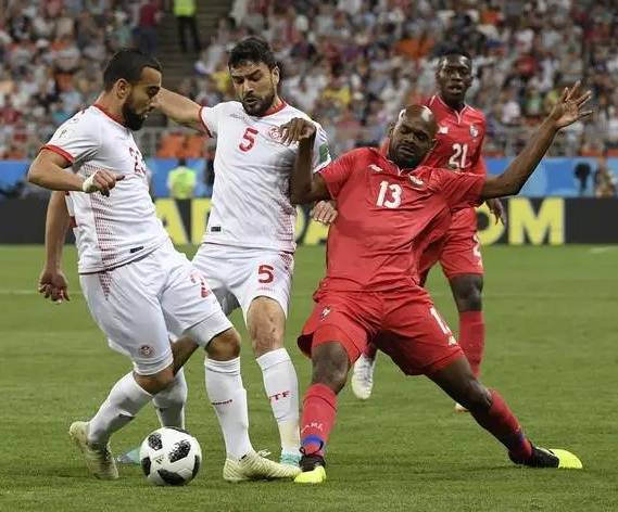 三亿体育体育官网app-科隆球员坚守阵地，全队发挥稳健获胜