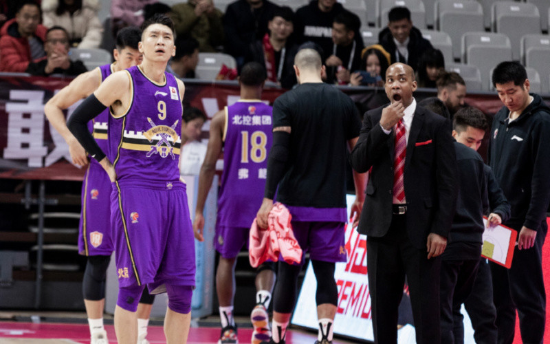 三亿体育体育登录-老马队关键时刻领着消灭对手