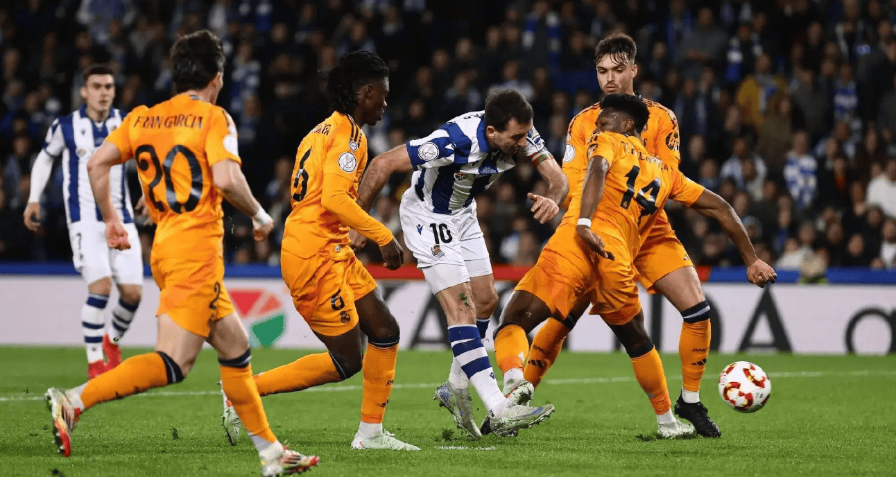 三亿体育体育官方登录入口-包含皇家马德里门将神勇扑救，力保不失球门的词条