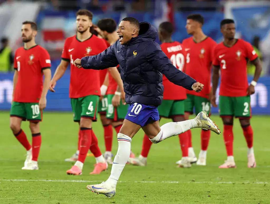 三亿体育体育电竞-包含西班牙战胜葡萄牙，锁定欧洲杯半决赛参赛资格的词条