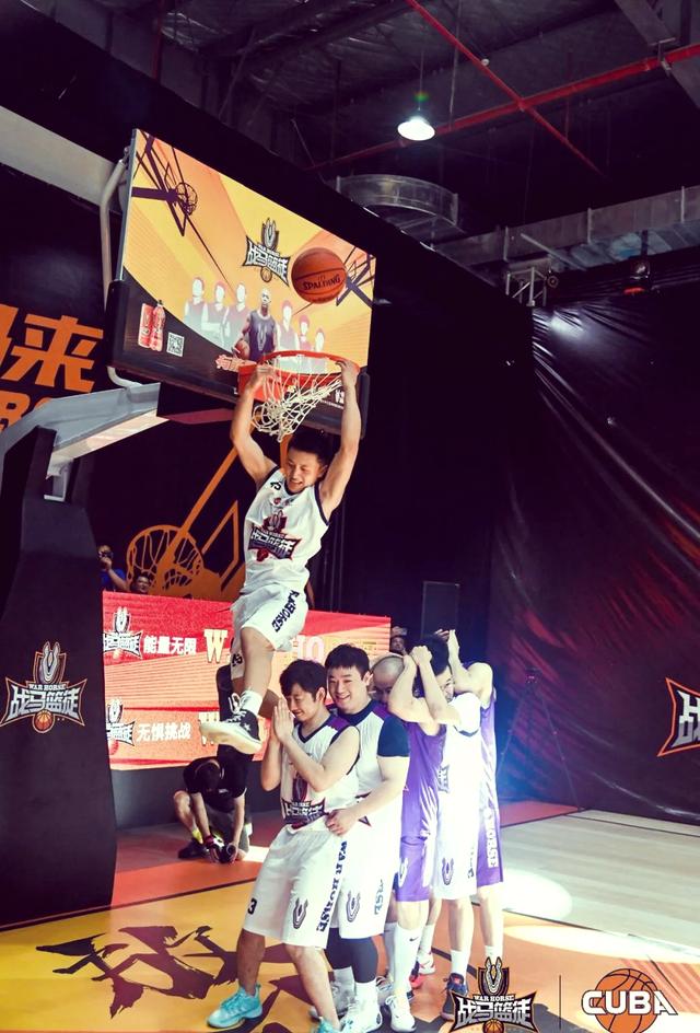 三亿体育体育课程-关于篮球传奇纷呈绽放，球队精神无比振奋！的信息