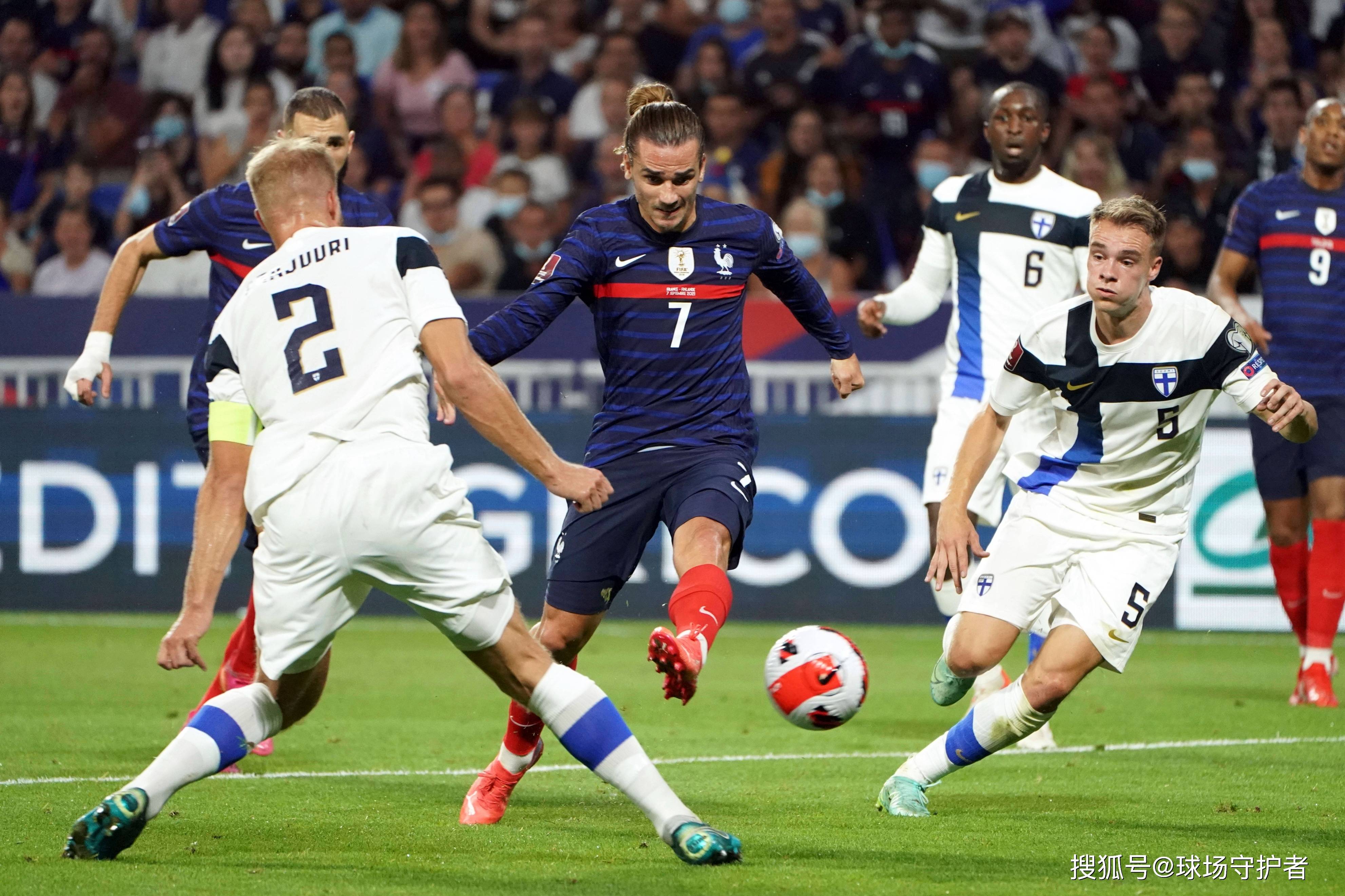 荷兰狭胜比利时，锁定欧国联半决赛席位的简单介绍