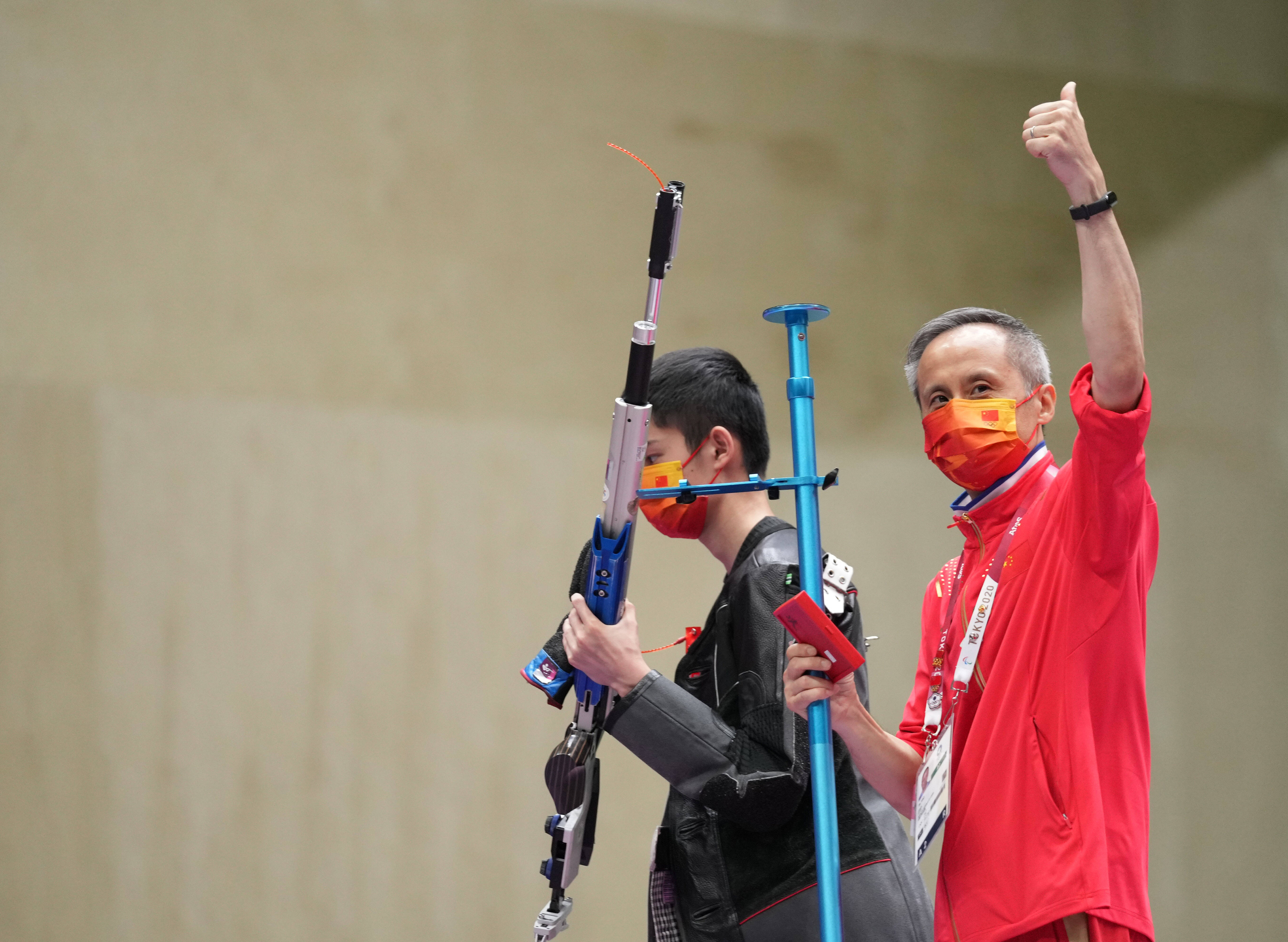 三亿体育体育网址-包含墨西哥射击选手表现优异，获得银牌的词条