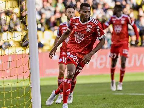 场上对决展现实力,南特迎战斯特拉斯堡的简单介绍 场上对决展现实力,南特迎战斯特拉斯堡的简单介绍