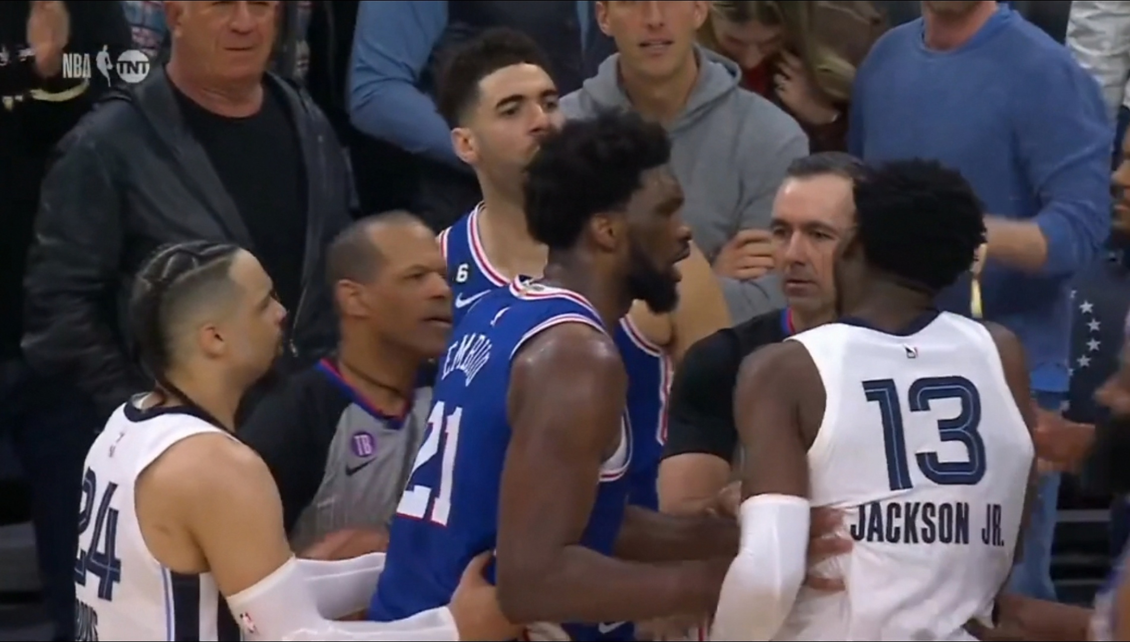 三亿体育体育课程-包含灰熊逆转尼克斯，布鲁克斯砍下35分的词条