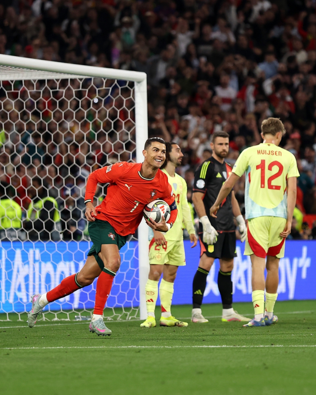 马拉加壮举惊现，突围晋级欧冠决赛的简单介绍