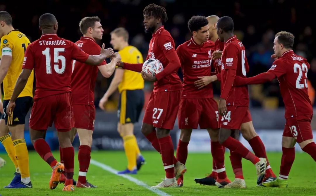 三亿体育体育活动-狼队客场逆转，重回胜利轨道