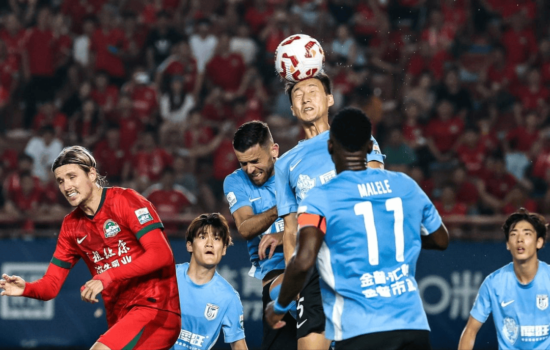 三亿体育体育网页版入口-关于后卫关键抢断，助球队顺利获胜的信息